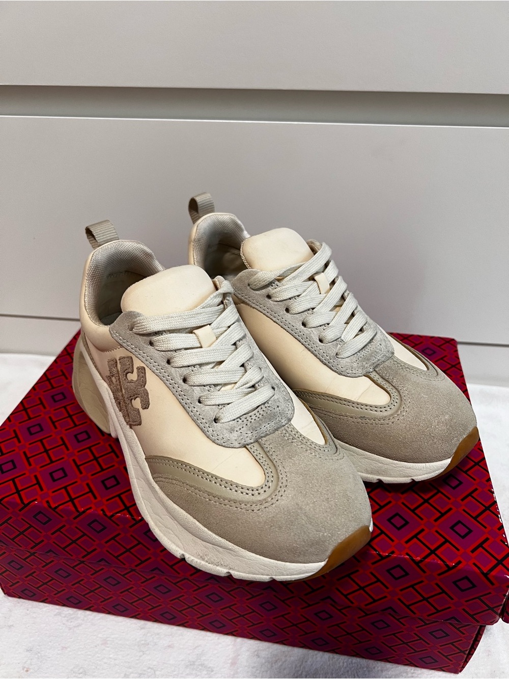 Tory Burch Good Luck Trainer Sneakers Cream Gray SuedeWomen’s Size 5.5